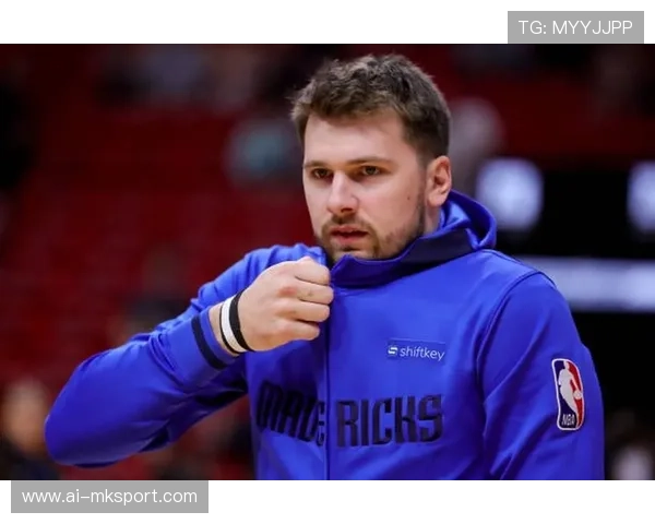 东契奇关键时刻冷静罚球，独行侠将胜利收入囊中